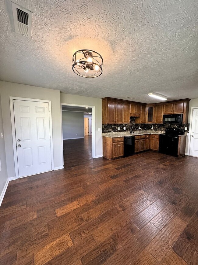 Building Photo - 18304 Upland Trail
