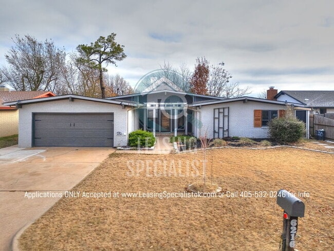 Building Photo - Warr Acres 3 Bed 2 Bath Home with a Pool!!