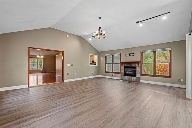 Building Photo - 16 Penfro Dr