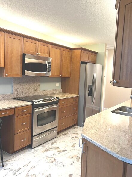 Building Photo - 360 E Randolph St