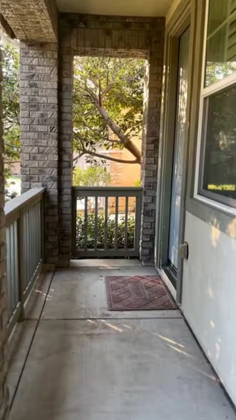 Building Photo - 3005 E Hopkins St