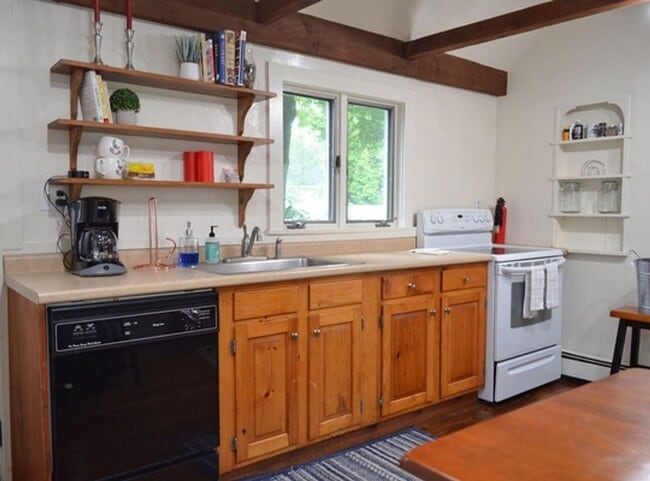 Building Photo - WINTER RENTAL: Captain John Butman House