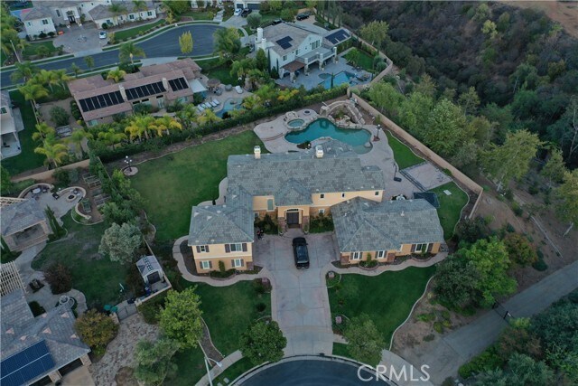 Building Photo - 1583 Twin Oaks Cir