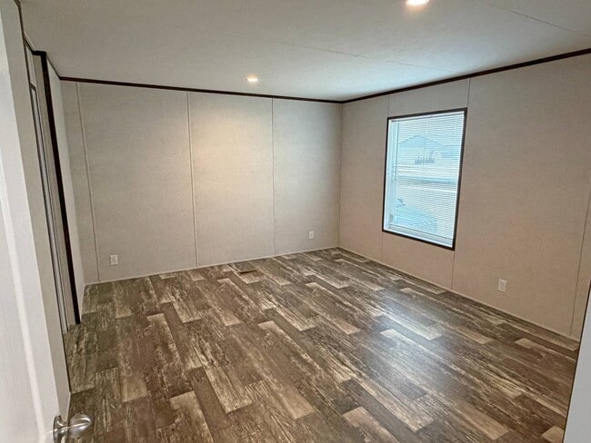 Building Photo - 781 W Walcott Rd