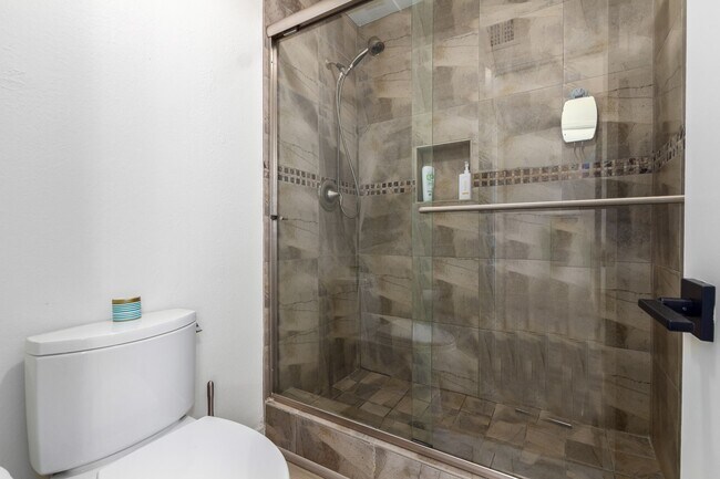 Building Photo - 5151 N 77th St
