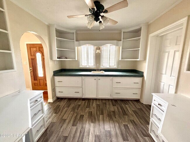 Building Photo - 1206 Buena Vista Blvd