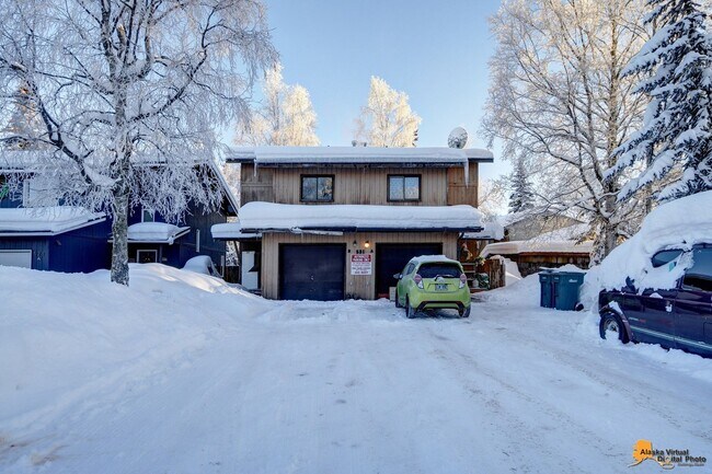 Building Photo - 531 Idaho St