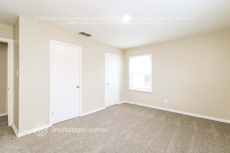 Building Photo - 2223 Juliesse Ave