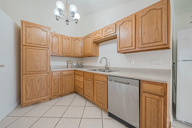 Building Photo - 3806 Embarcadero Dr