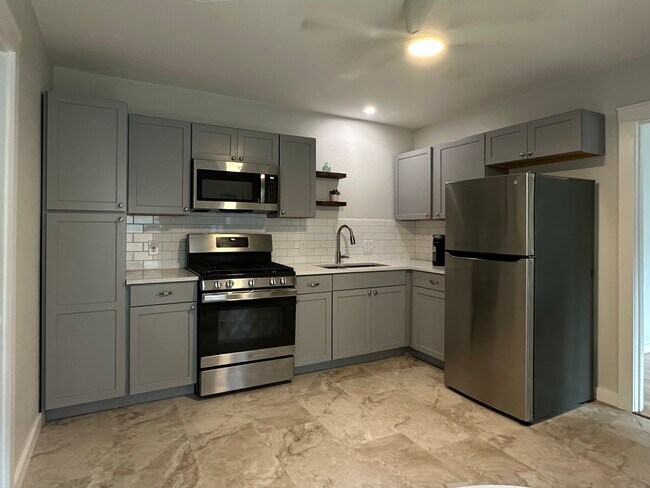 Building Photo - 625 Lovera Blvd