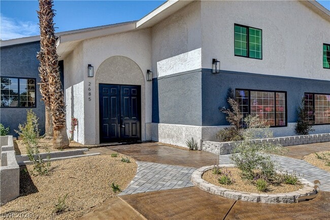 Building Photo - 2685 S Tenaya Way