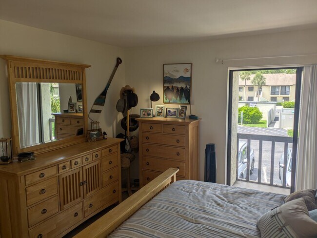Building Photo - SEASONAL/SHORT TERM TURNKEY condo