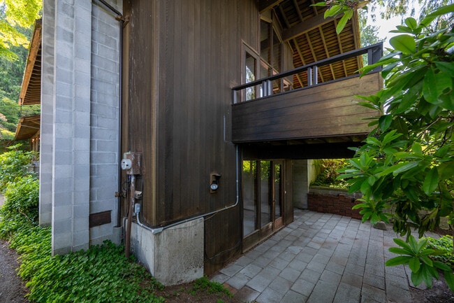 Building Photo - 9309 Fauntleroy Wy SW