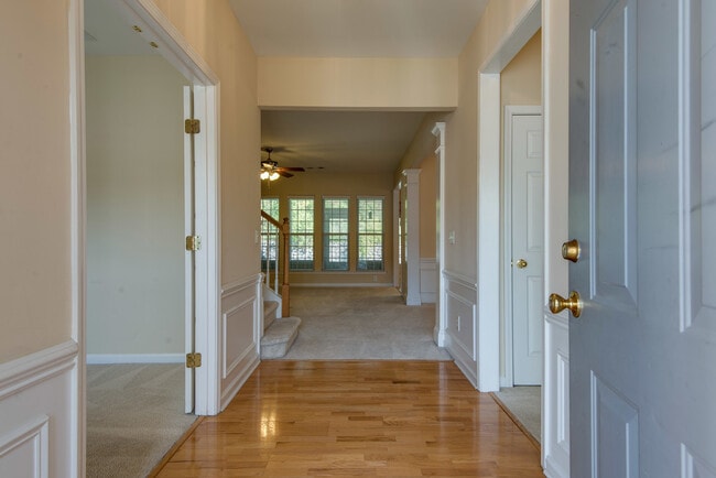 Building Photo - 3-Bed/3-Bath w/ Bonus Rm. in Brentwood!