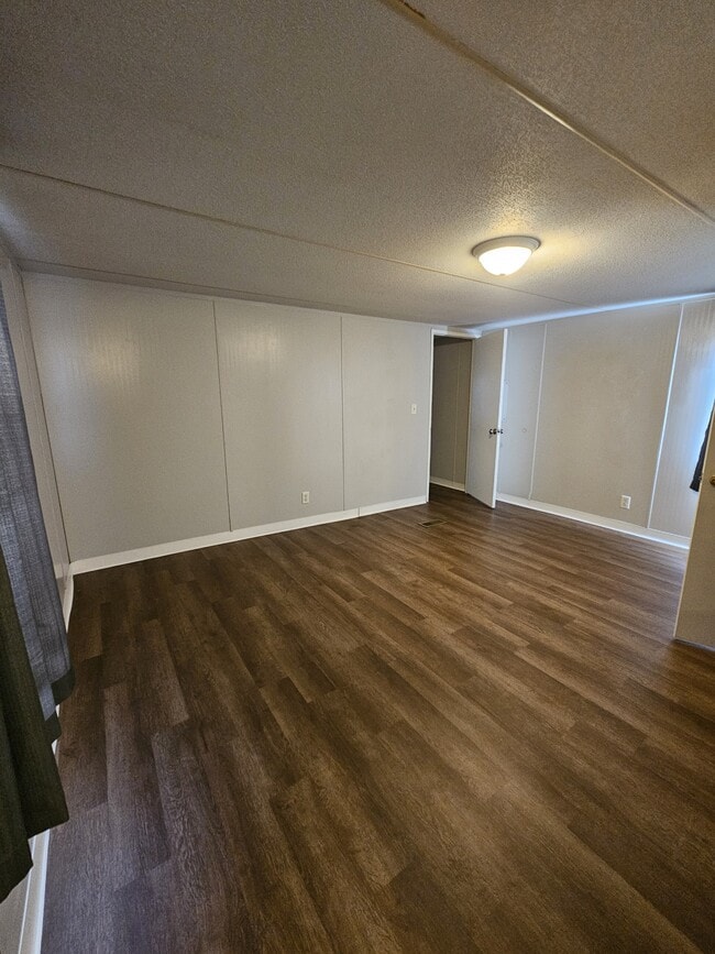 Building Photo - 333 Jasper Dr