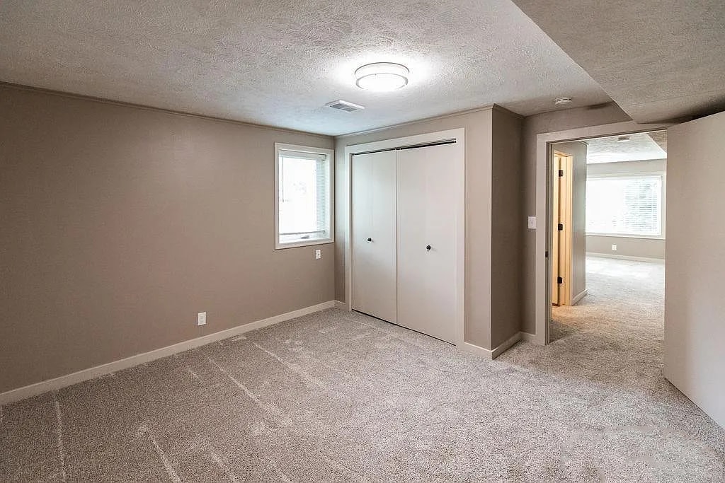 Building Photo - 2535 Saint Thomas Dr