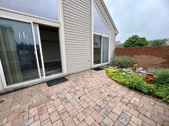 Building Photo - 2 Bedroom 2 Bathroom in Woodland View Harr...