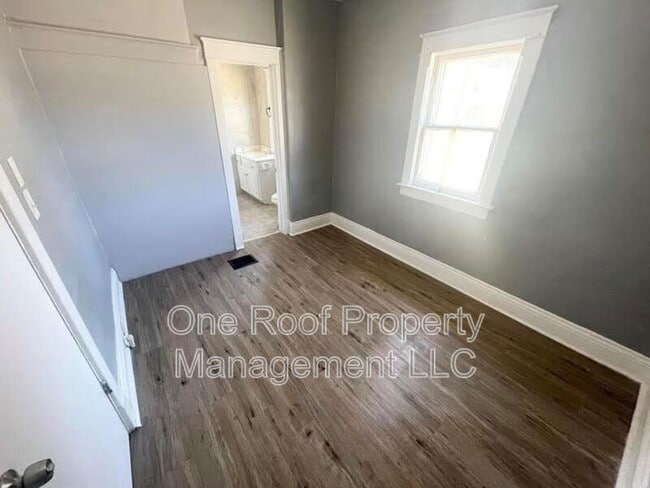 Building Photo - 447 N Lawndale Ave