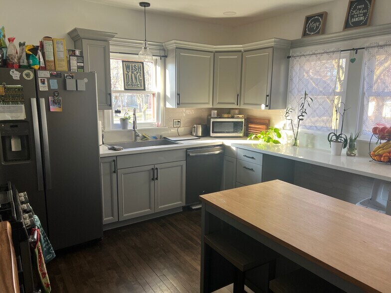 Building Photo - 2379 N 65th St