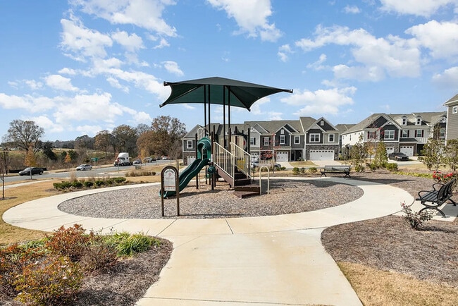 Building Photo - Lavanya Townhouse Arberdene