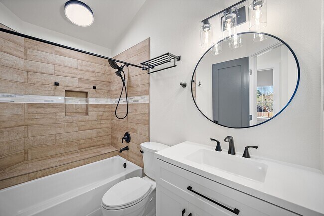 Building Photo - Stunning tri-level remodeled home in Briargate!