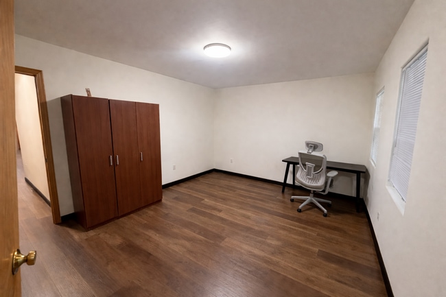 Building Photo - Gemina II-1361 1/2