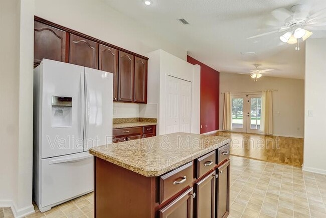 Building Photo - 608 Birchbark Trail
