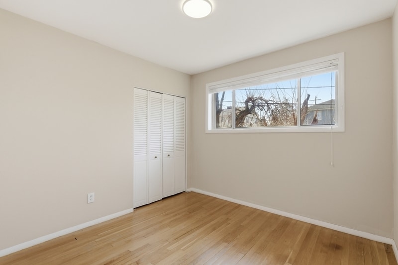 Building Photo - 521 Epsom Rd