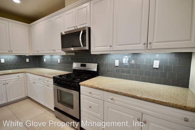 Building Photo - 3 br, 3.5 bath House - 756 South Olive Street