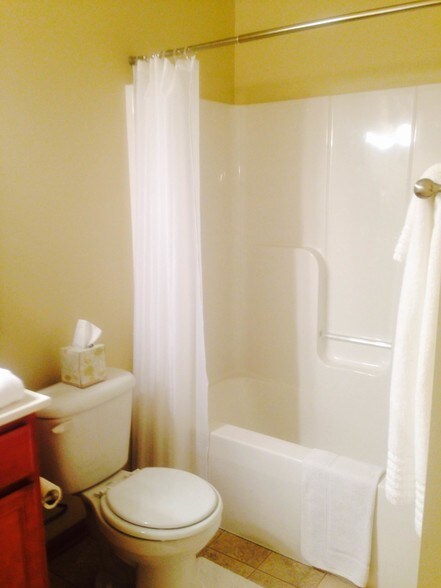 Building Photo - 1065 Reimer Rd