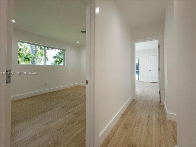 Building Photo - 15340 SW 85th Ave