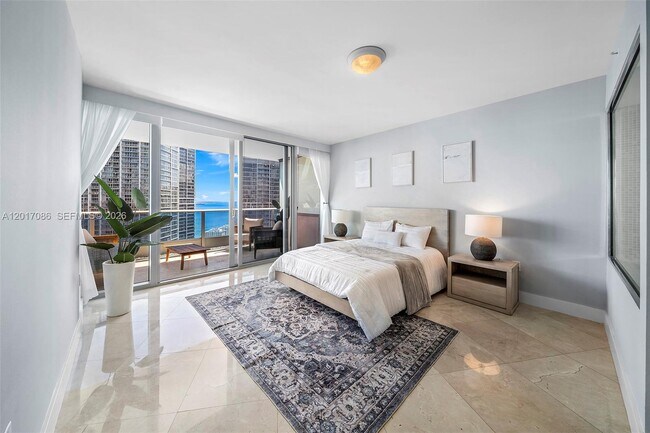 Building Photo - 200 Biscayne Blvd Way