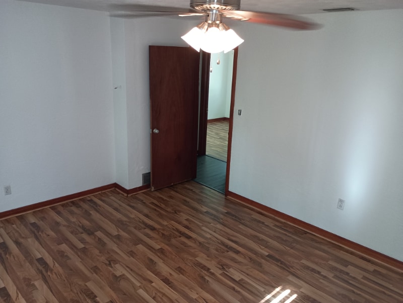 Building Photo - 200 Center St