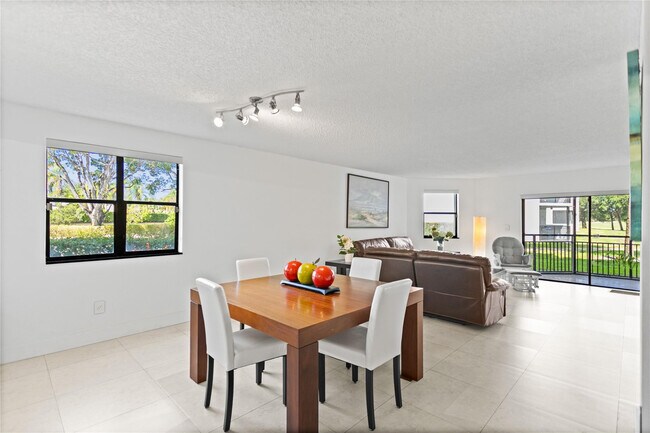 Building Photo - 16051 Blatt Blvd