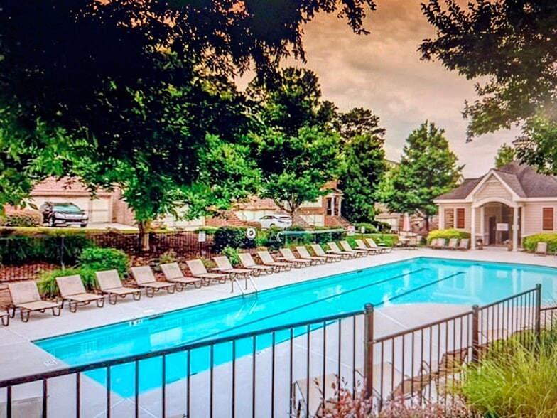 Building Photo - 2043 Cobblestone Cir NE