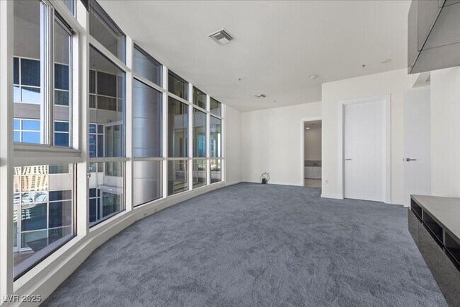 Building Photo - 4525 Dean Martin Dr