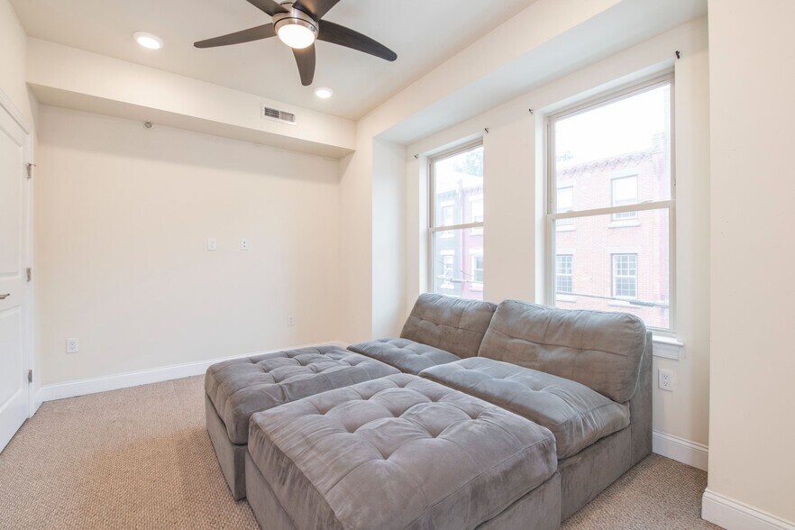 Building Photo - 1825 N Bouvier St