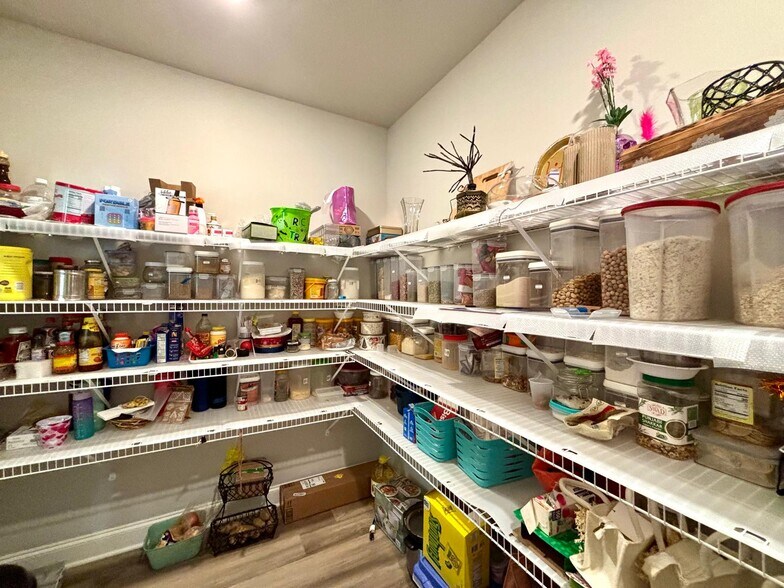 Pantry - 1920 Grand Lanier Dr