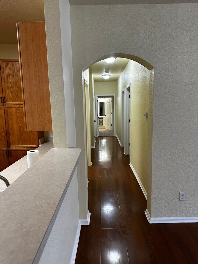 Building Photo - Move in Ready!!  3 Bedroom Condo - Cherry Grove - Aurora.....