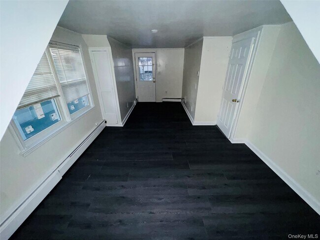 Building Photo - 741 Salem Rd