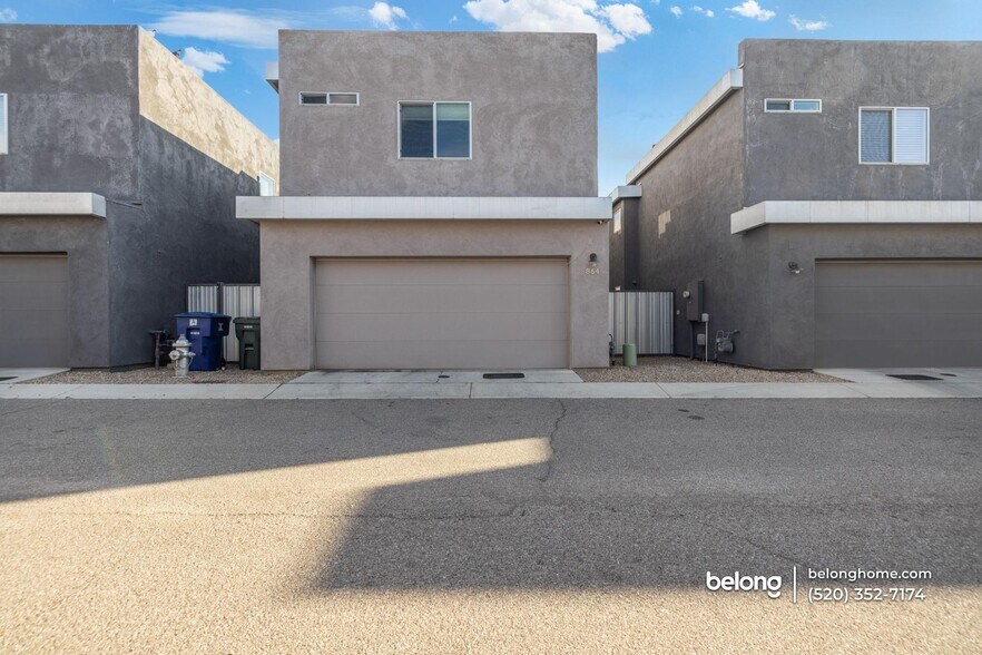 Building Photo - 864 E Park Modern Dr