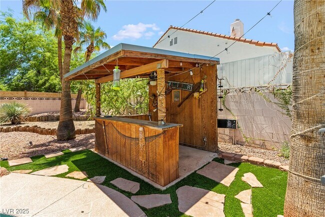 Building Photo - 1765 Belcastro St