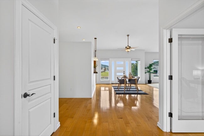Building Photo - 5208 Doon Way