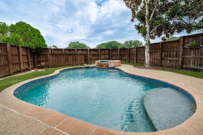 Building Photo - 4621 Hinton Dr