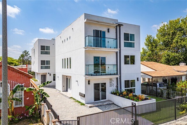 Building Photo - 2055 S Garth Ave