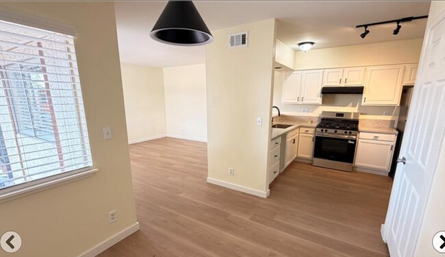 Building Photo - 4316 Tara Ave