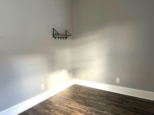 Building Photo - 636 Lisbon St