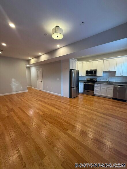 Building Photo - 151-153 Meridian St.