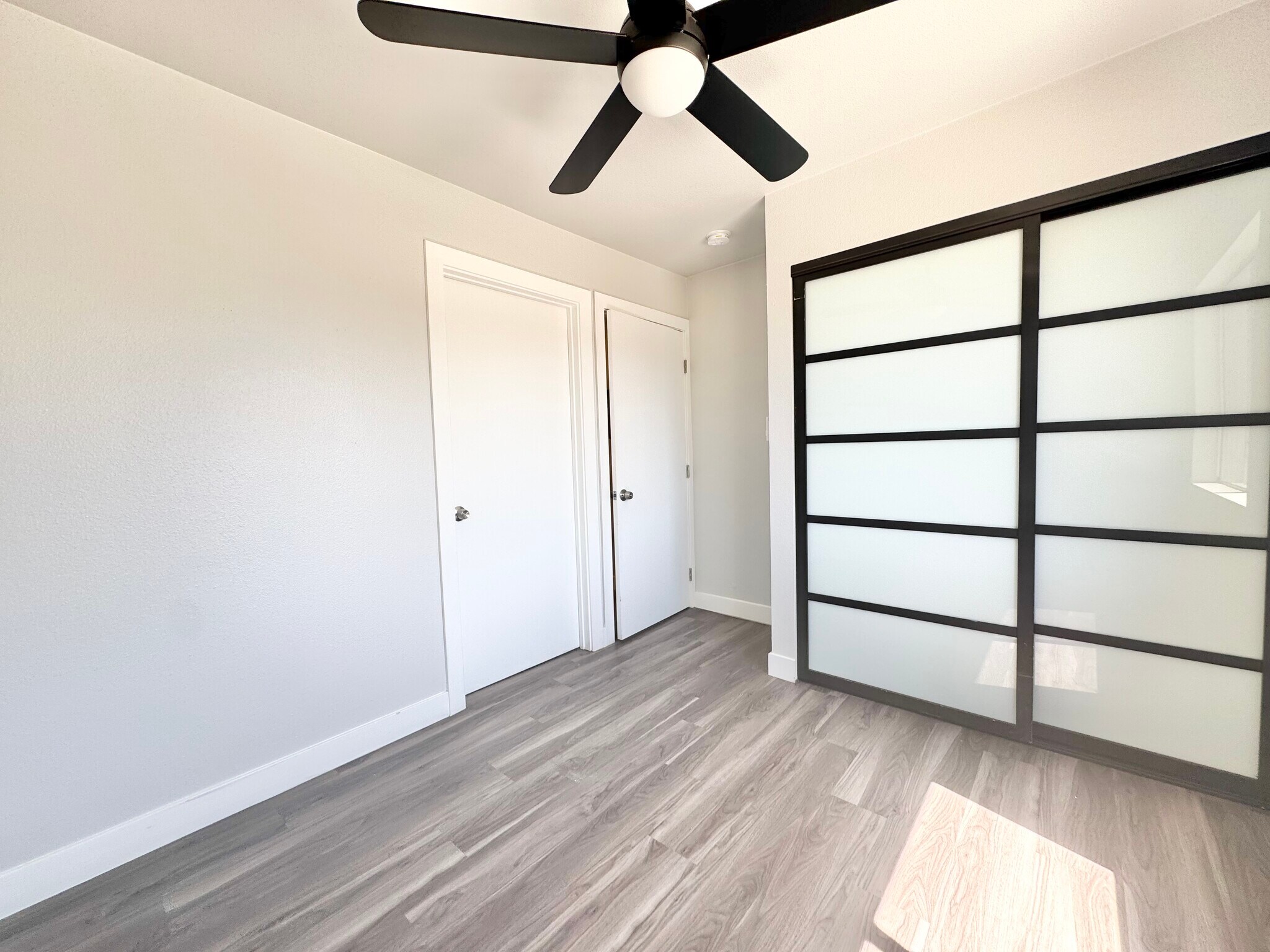 Building Photo - 619 N Kingsley Dr