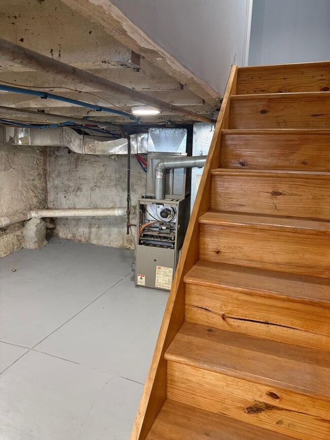 Building Photo - Charming 2-Bedroom Home in Port Richmond Available For Rent!